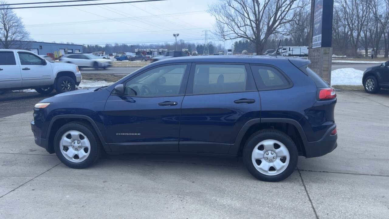 Used 2016 Jeep Cherokee Sport FWD image 2