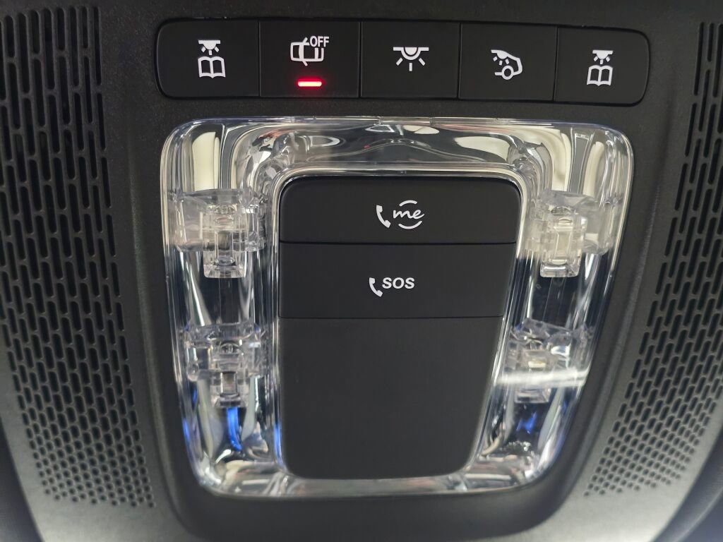 Used 2025 Mercedes-Benz GLB 250 4MATIC image 43