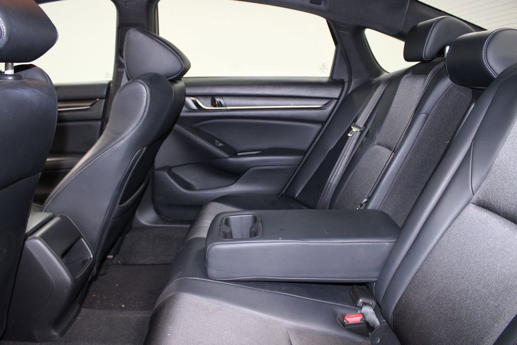 Used 2018 Honda Accord Sport image 17