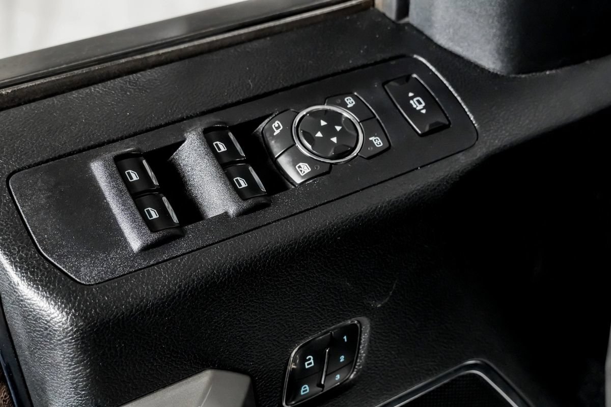 Used 2019 Ford F250 Lariat w/ Lariat Ultimate Package AWD/4WD image 36