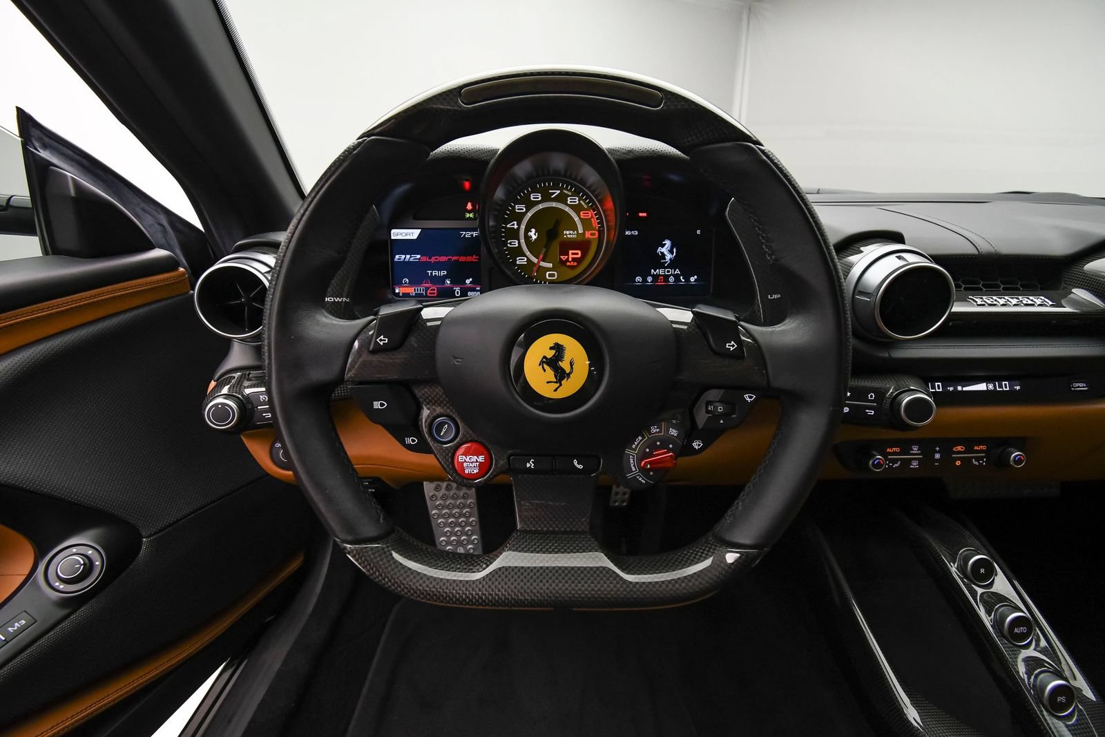 Used 2018 Ferrari 812 Superfast RWD image 10