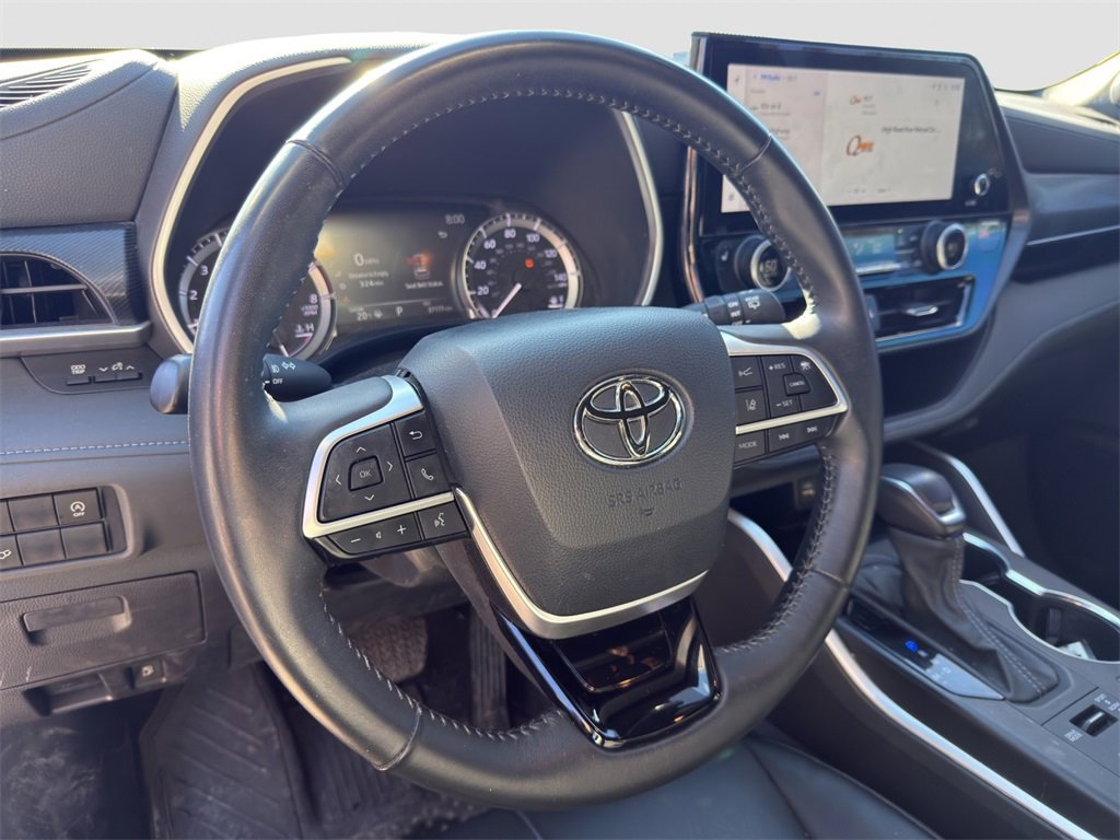 Used 2023 Toyota Highlander L image 7