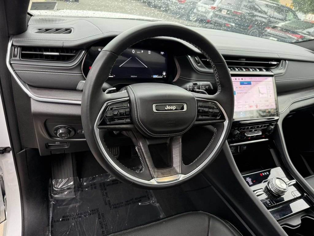 Certified 2023 Jeep Grand Cherokee Overland AWD/4WD image 2