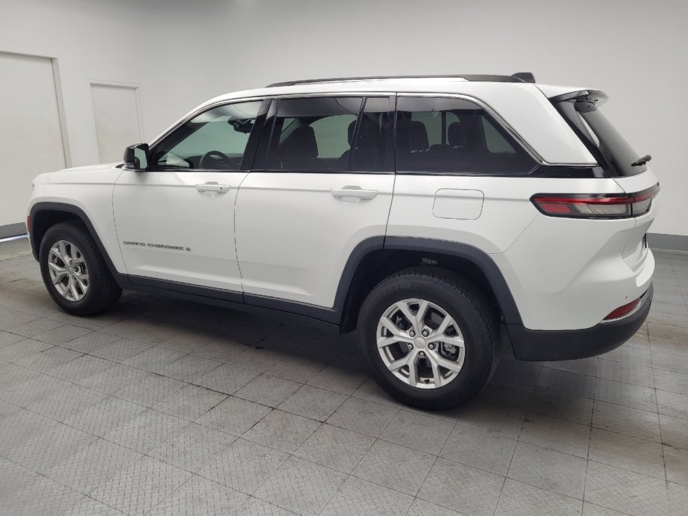 Used 2023 Jeep Grand Cherokee Limited RWD image 3