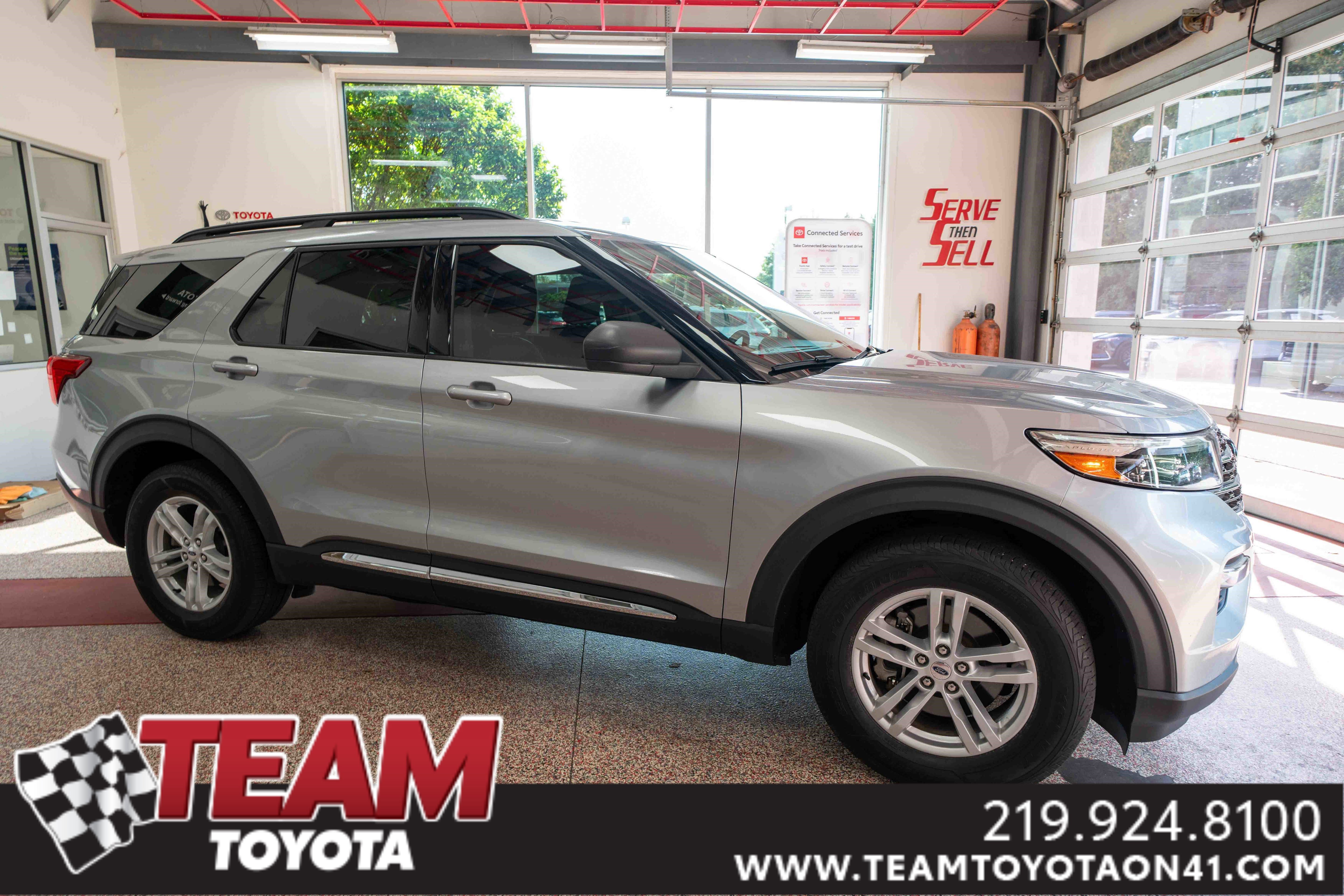 Used 2020 Ford Explorer XLT w/ Equipment Group 202A image 5