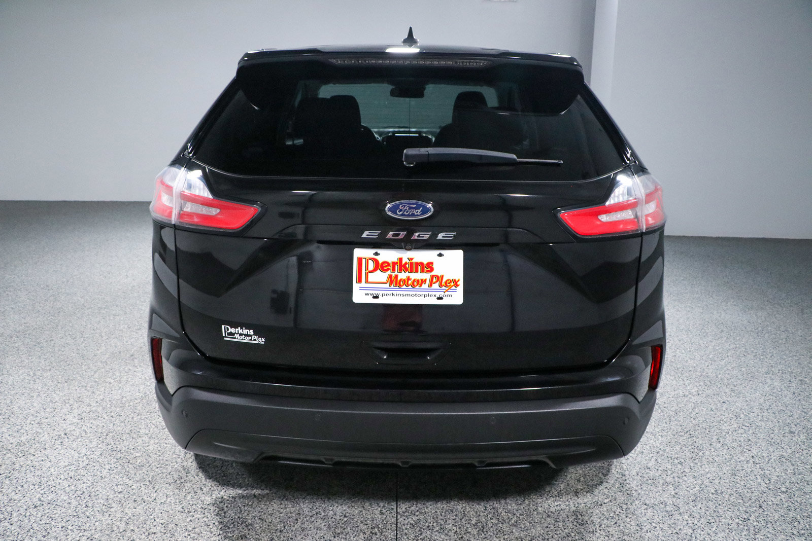 Used 2021 Ford Edge SE image 8