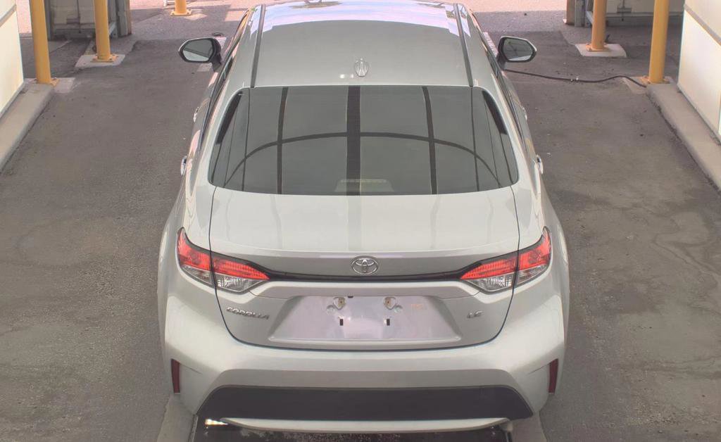 Used 2021 Toyota Corolla LE FWD image 6