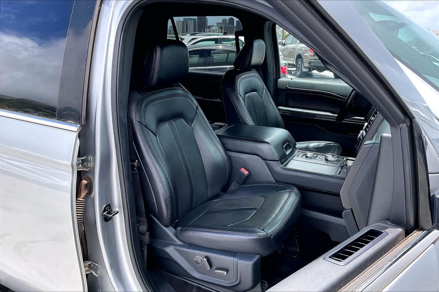Used 2021 Ford Expedition Limited AWD/4WD image 13