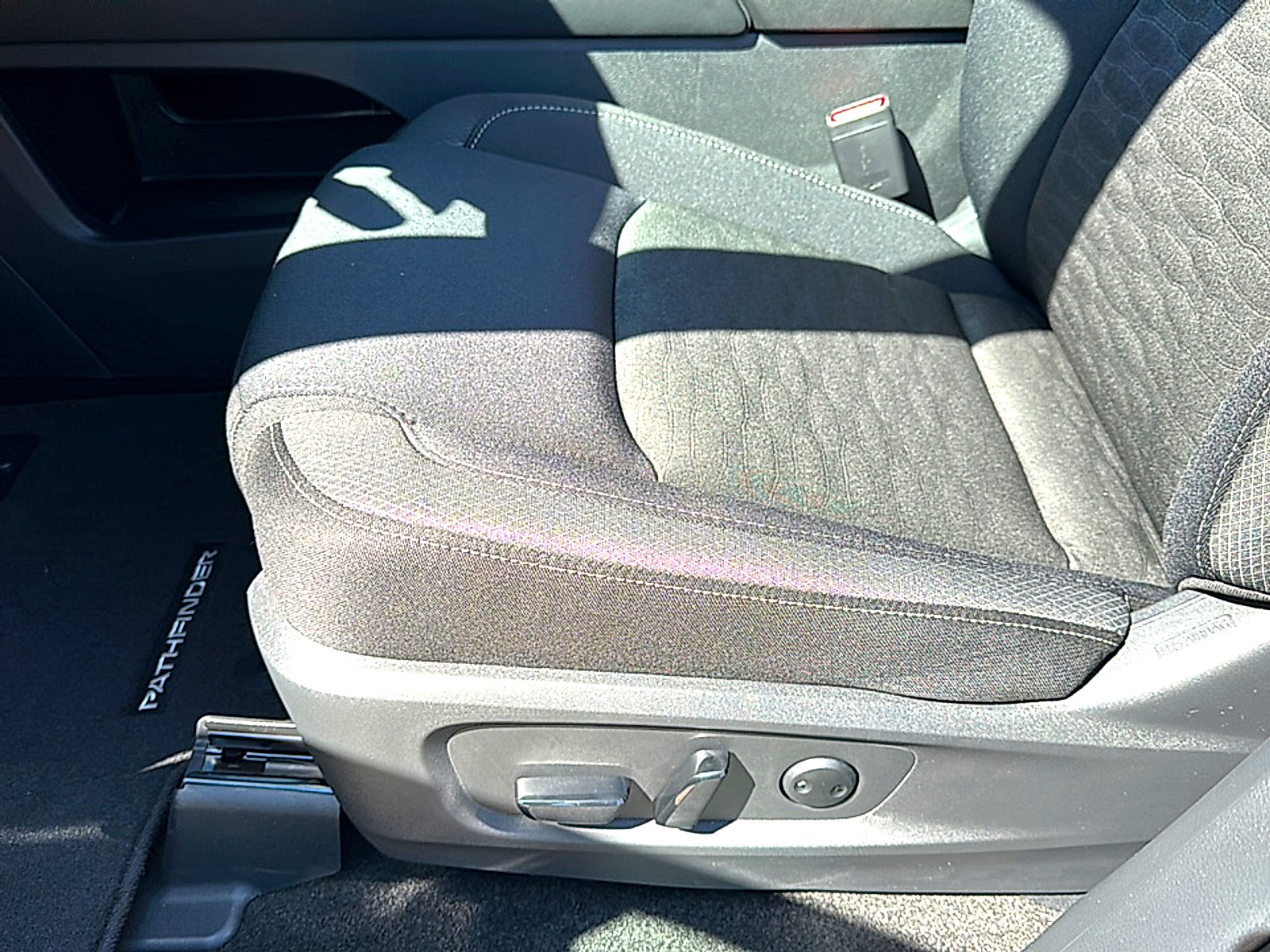 New 2026 Nissan Pathfinder SV image 12