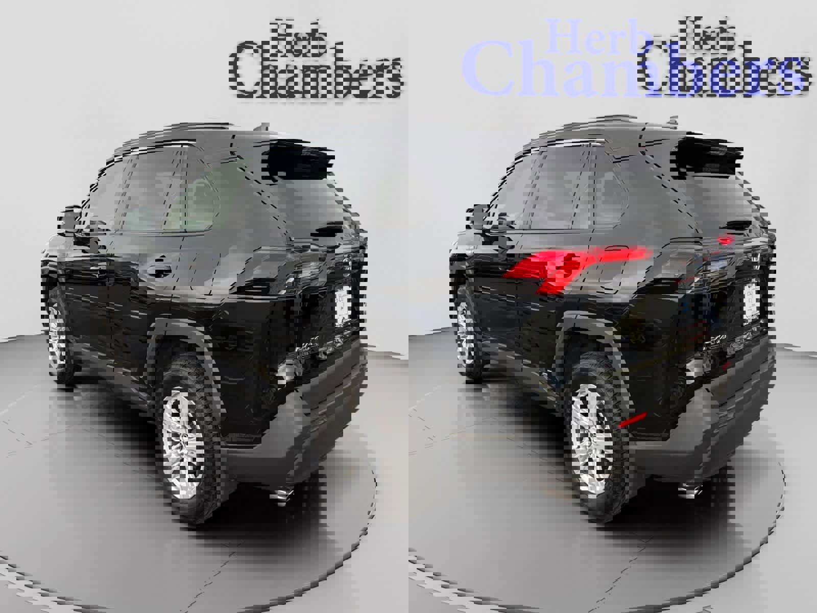 Used 2021 Toyota RAV4 XLE w/ Convenience Package AWD/4WD image 3