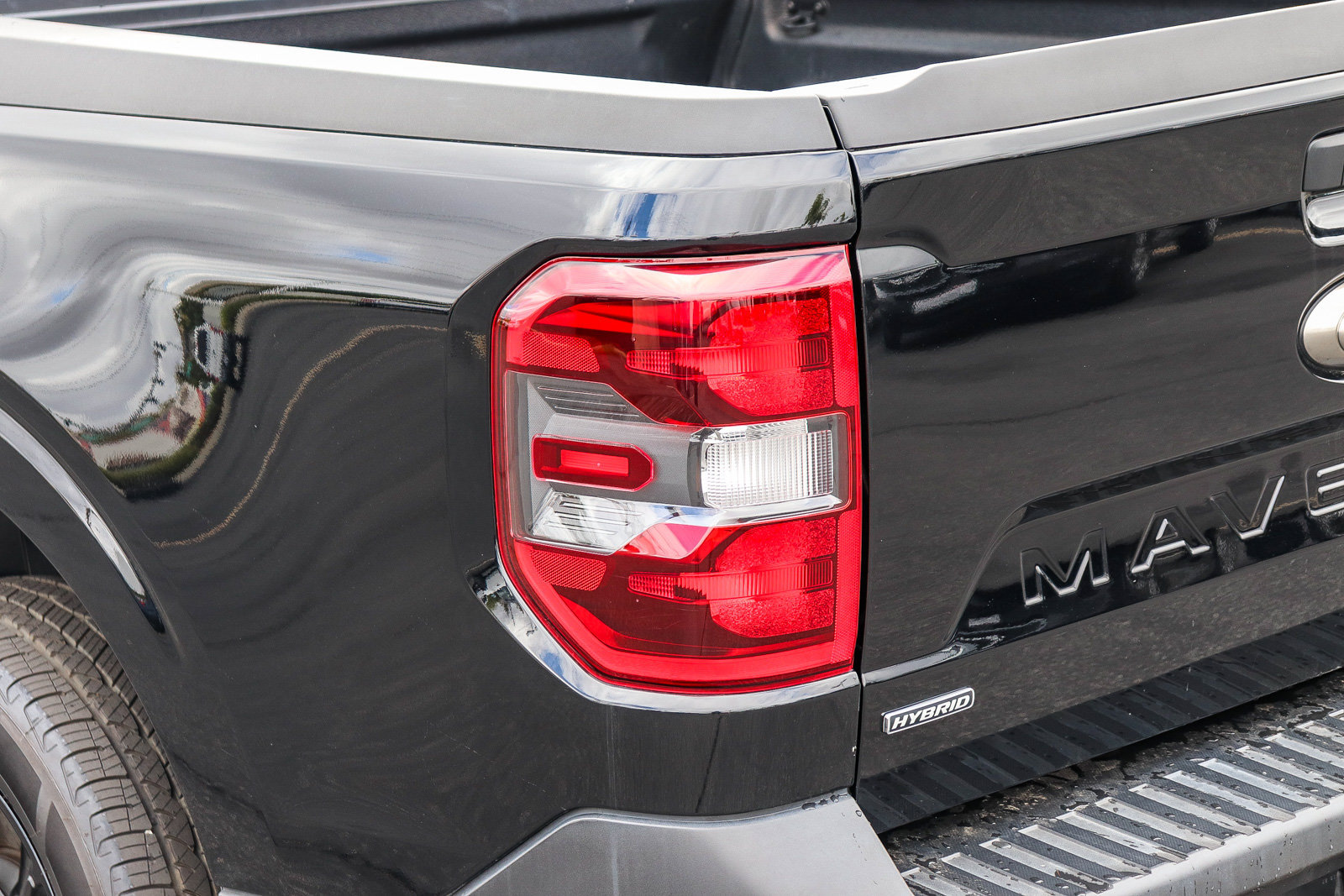 Certified 2024 Ford Maverick XLT w/ XLT Luxury Package FWD image 8