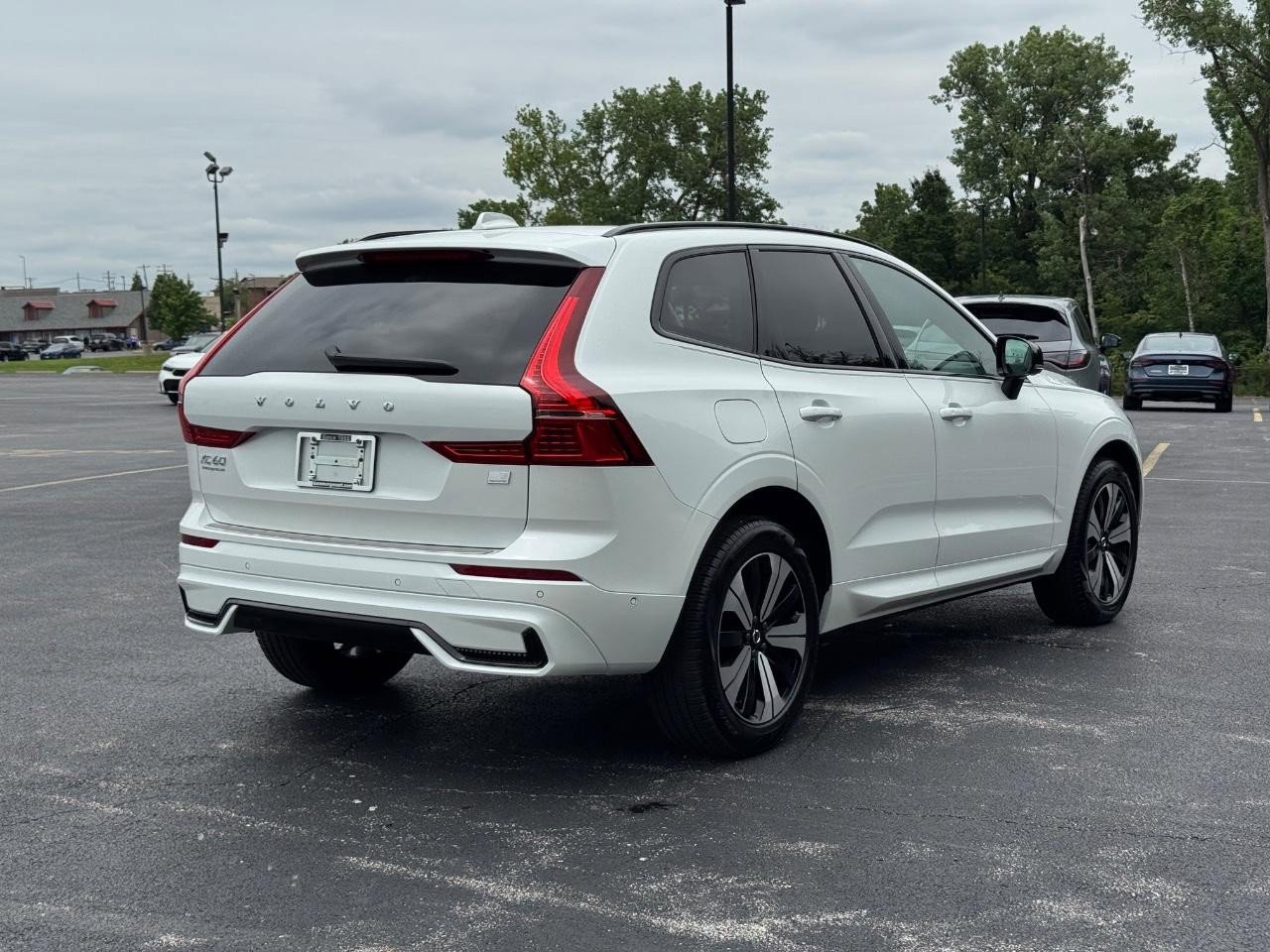 Used 2024 Volvo XC60 T8 Plus w/ Protection Package Premier AWD/4WD image 4