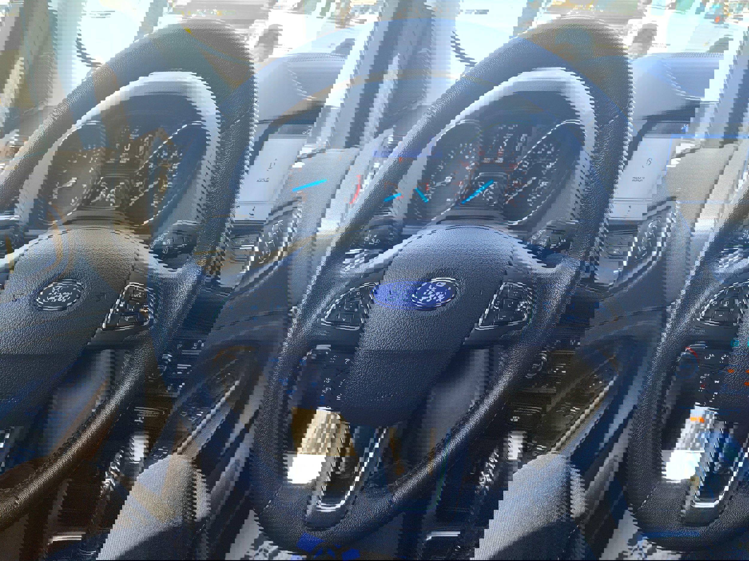 Used 2019 Ford Escape SEL image 15