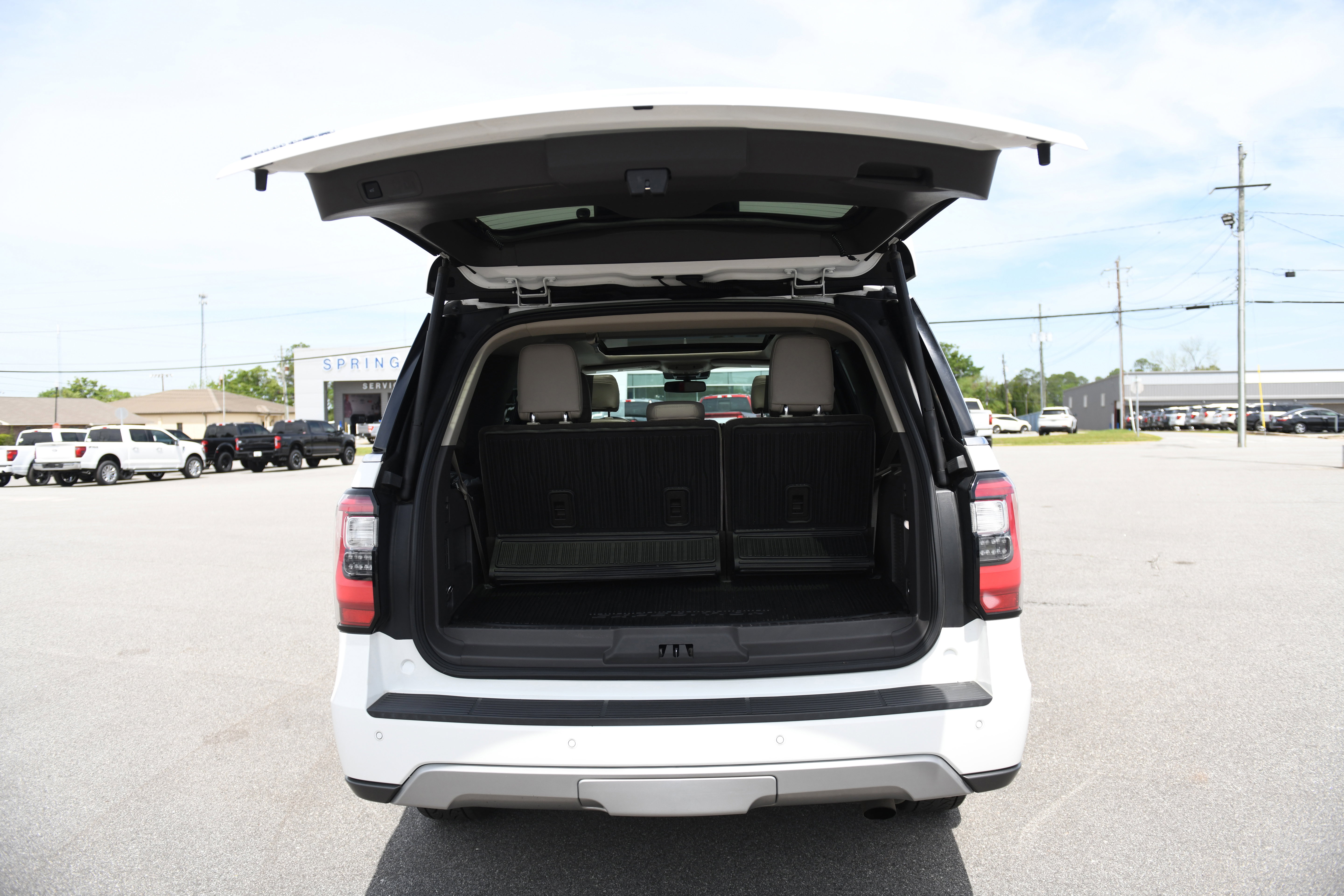 Used 2020 Ford Expedition Limited w/ Equipment Group 301A image 9