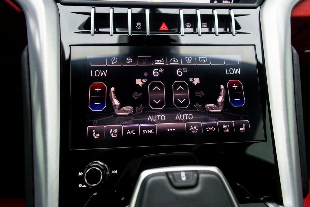 Used 2019 Lamborghini Urus AWD/4WD image 31