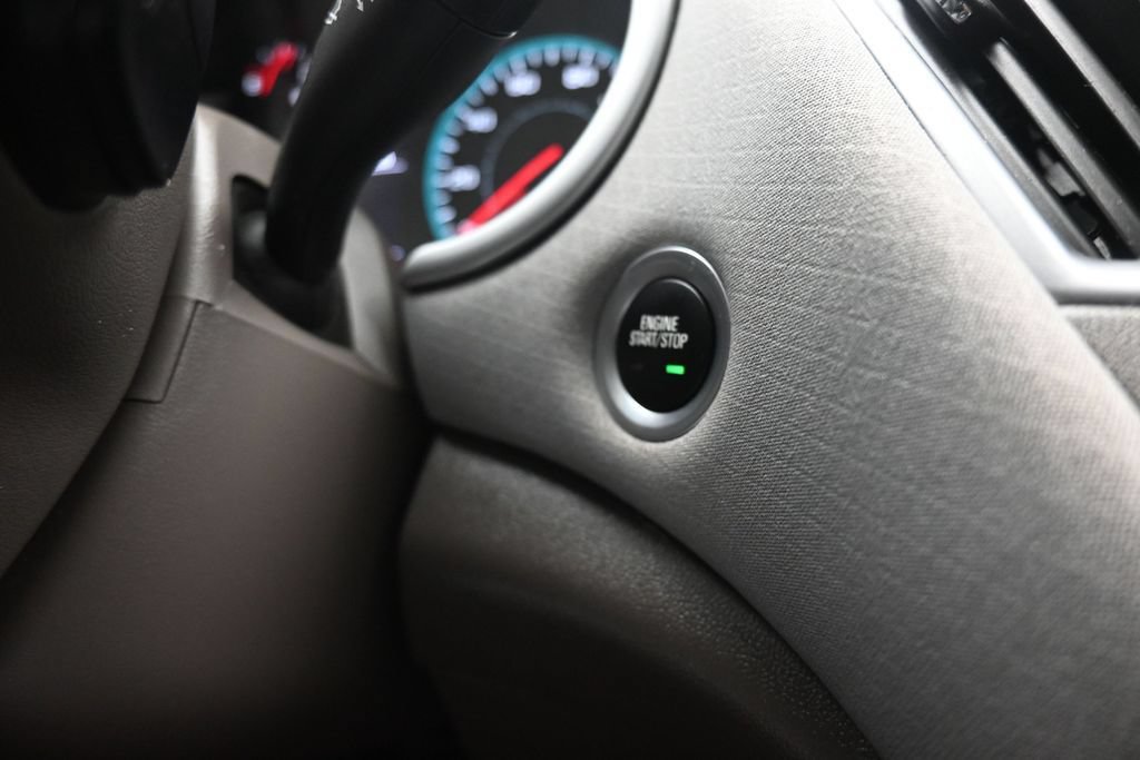 Used 2022 Chevrolet Malibu LT FWD image 19