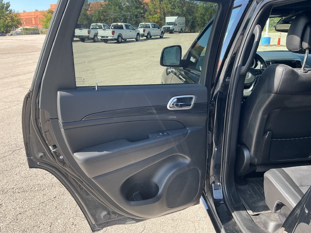 Used 2022 Jeep Grand Cherokee Laredo X AWD/4WD image 13