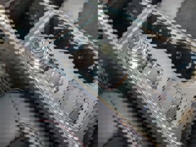 Used 2024 Ford Edge ST-Line image 26