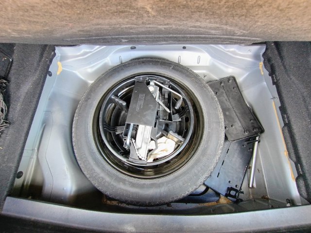 Used 2010 Mercedes-Benz E 350 Sedan image 71