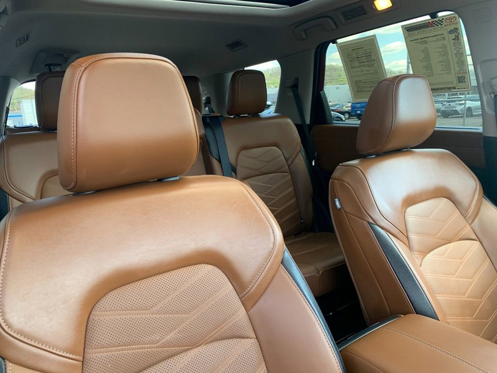 Used 2024 Nissan Pathfinder Platinum w/ Cargo Package image 21