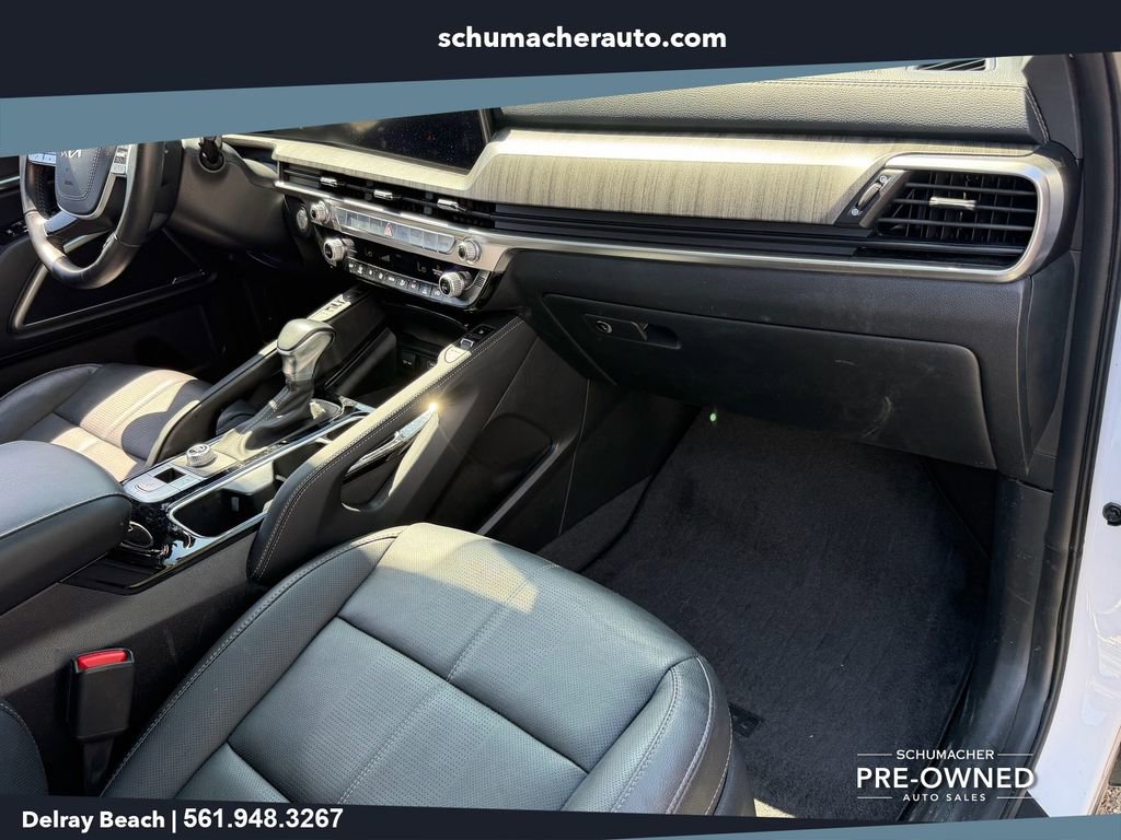 Used 2025 Kia Telluride EX w/ EX Captain's Chair Package FWD image 17