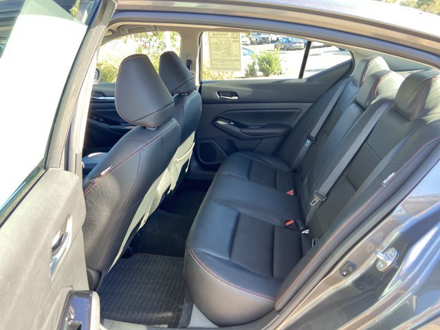 Used 2025 Nissan Altima 2.5 SR FWD image 49