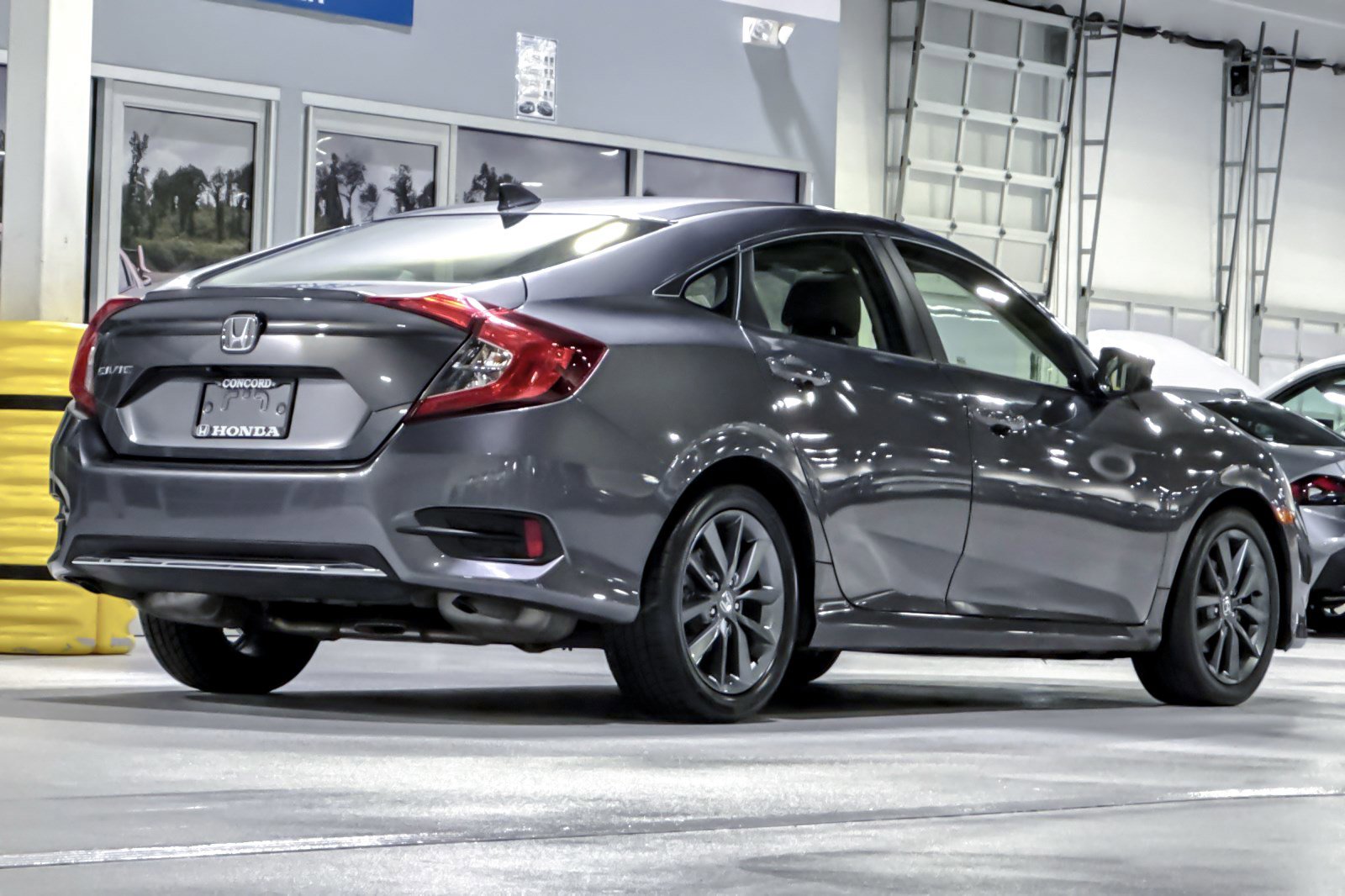 Used 2019 Honda Civic EX image 9