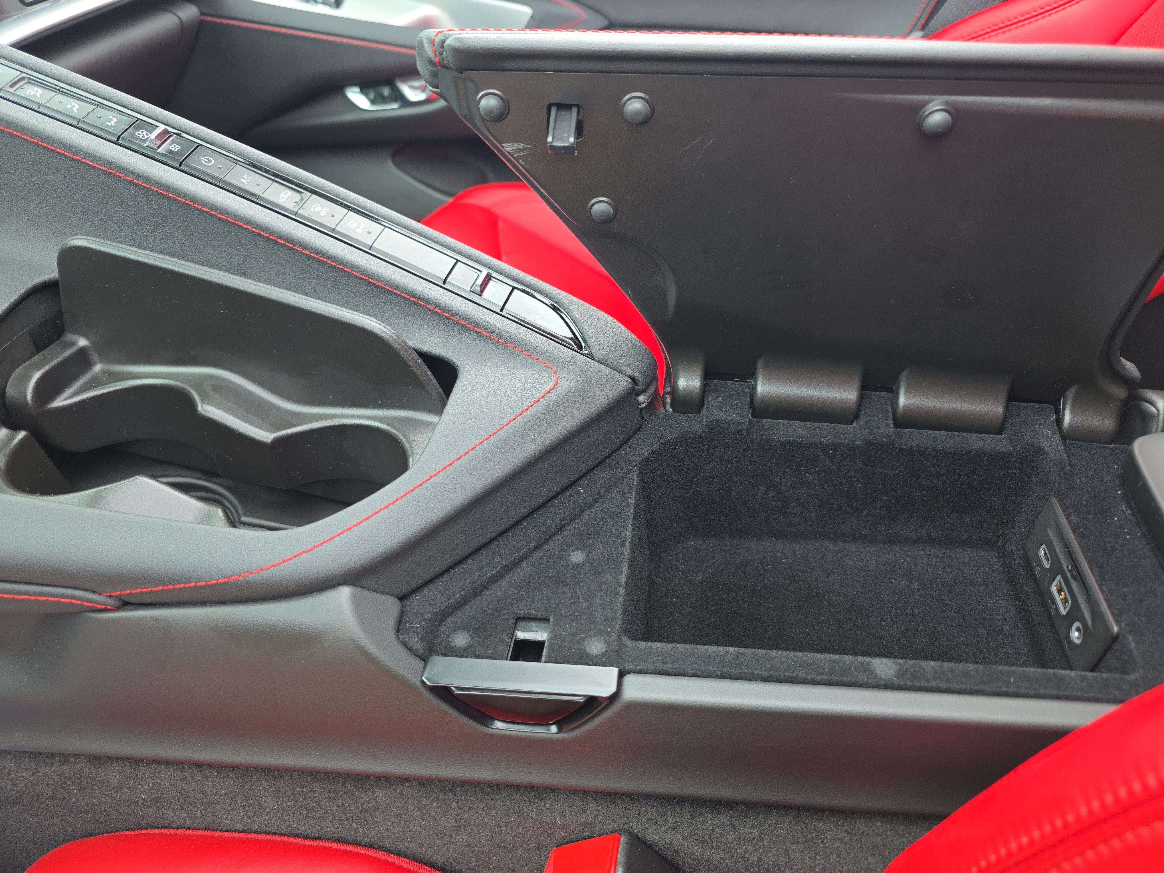 Used 2022 Chevrolet Corvette Stingray Coupe RWD image 32
