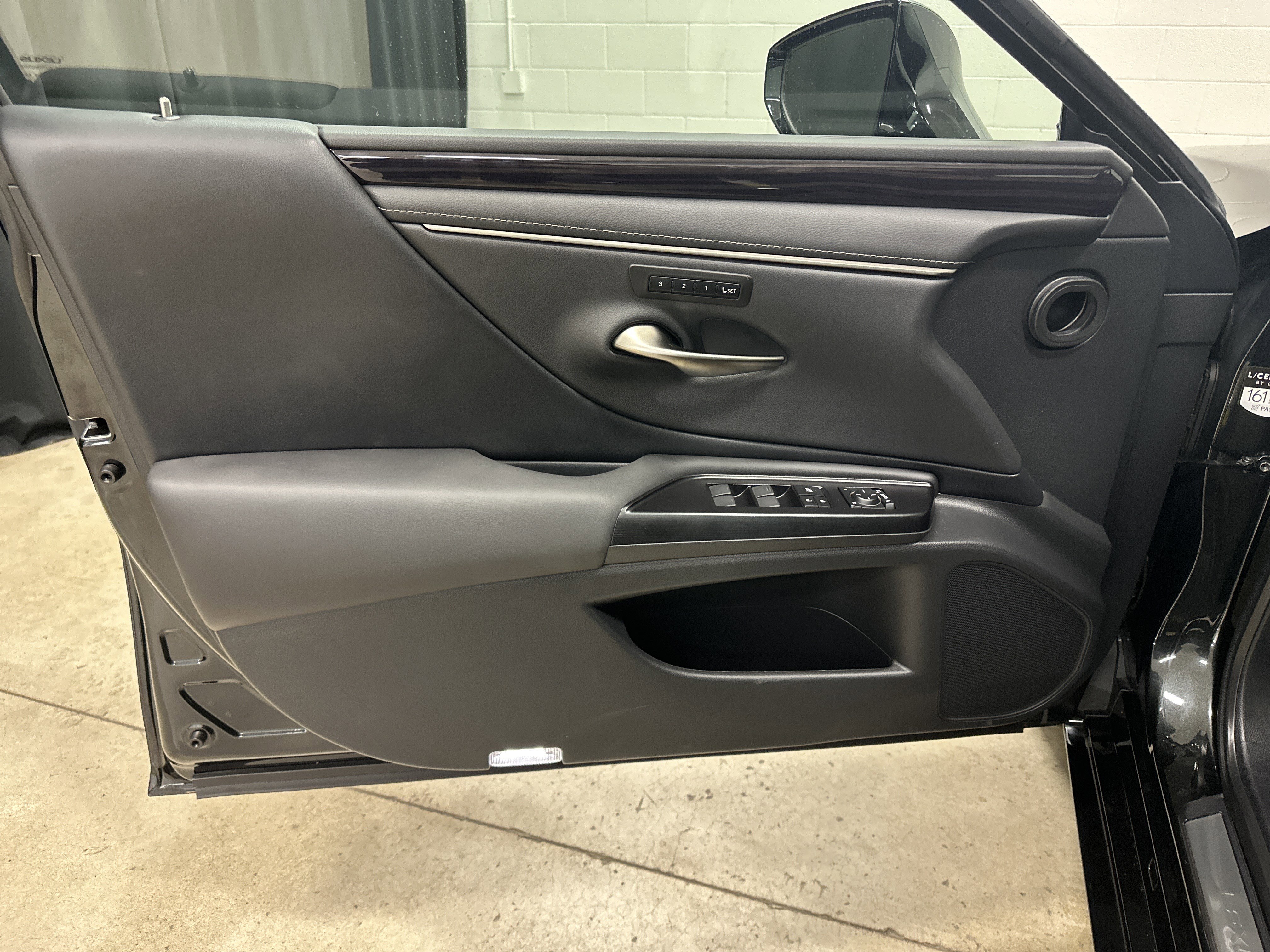 Used 2020 Lexus ES 350 w/ Premium Package image 14