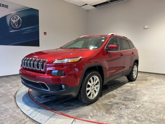 Used 2017 Jeep Cherokee Limited image 2