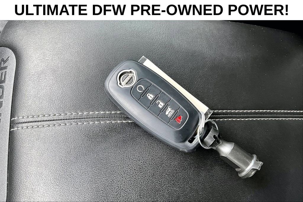 Used 2024 Nissan Pathfinder SL FWD image 11