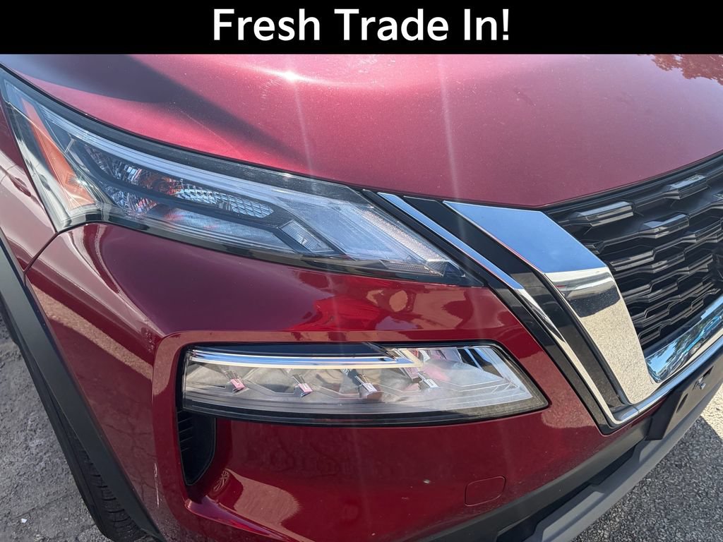 Used 2023 Nissan Rogue SV AWD/4WD image 2