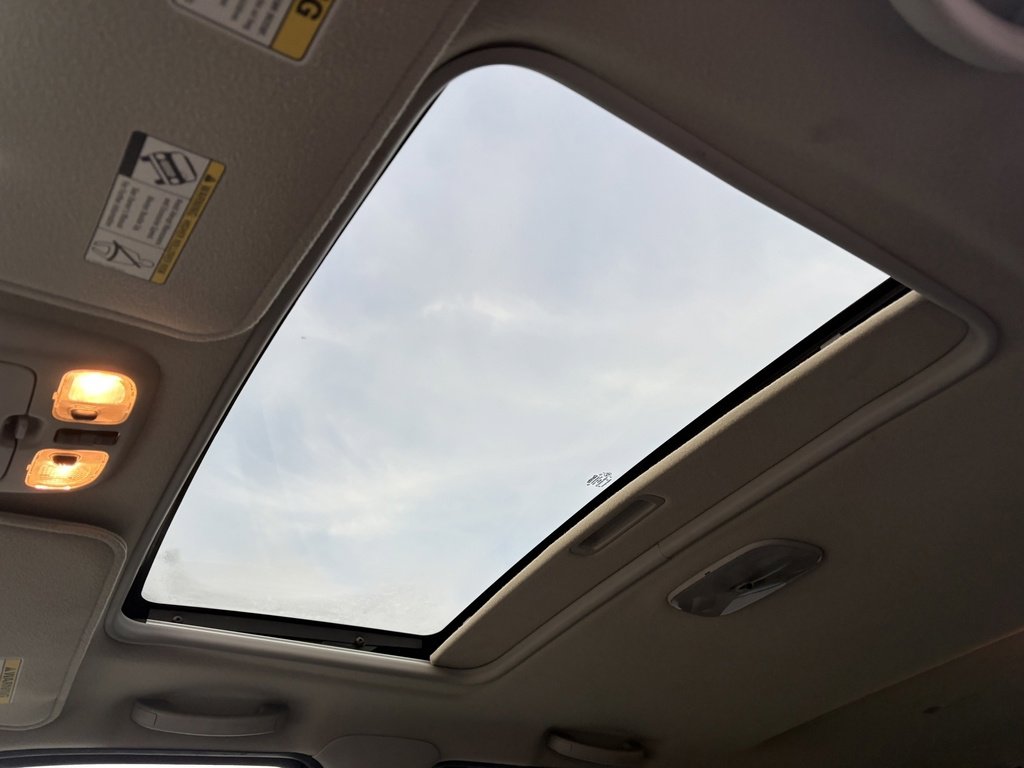 Used 2004 Ford Escape Limited image 18