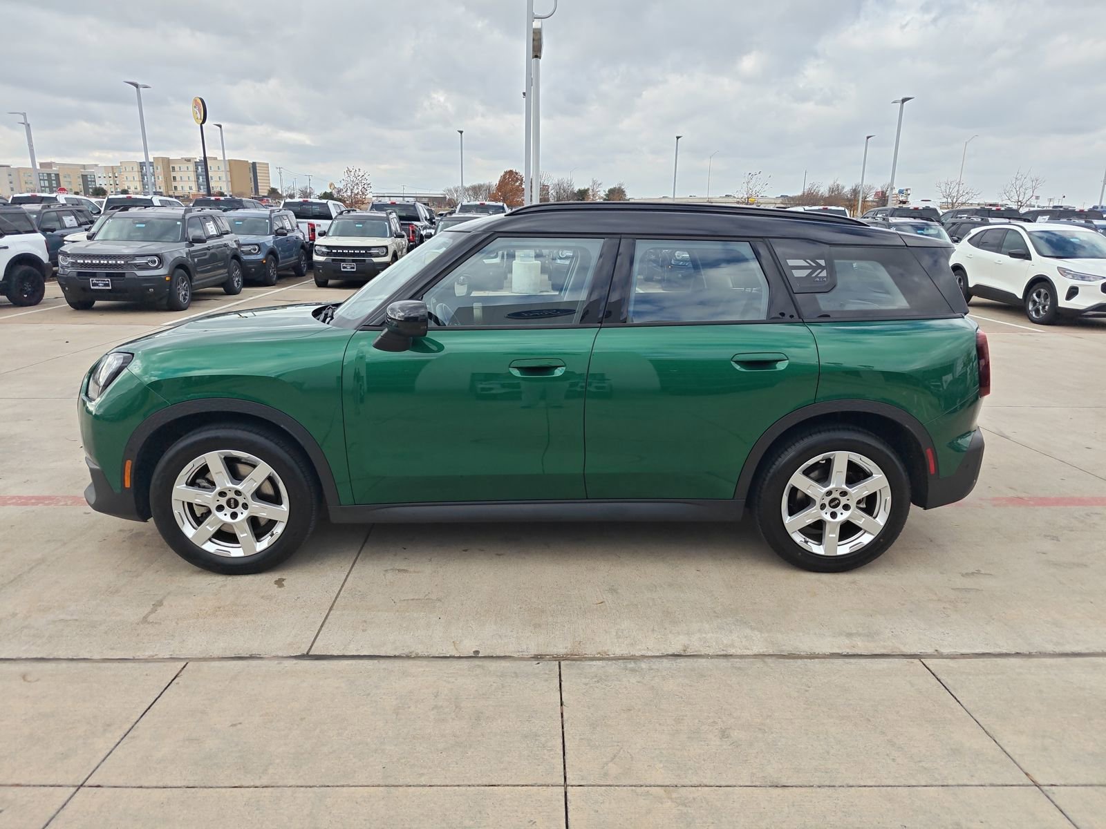 Used 2025 MINI Cooper Countryman S image 2