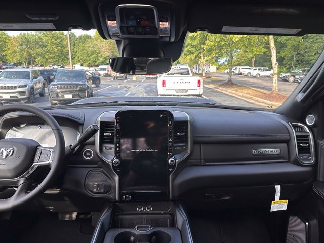 New 2026 RAM 2500 Laramie AWD/4WD image 25