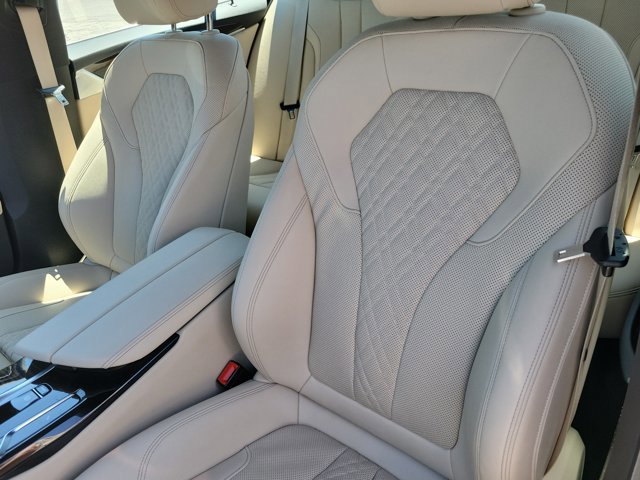 Used 2023 BMW 530i RWD image 8