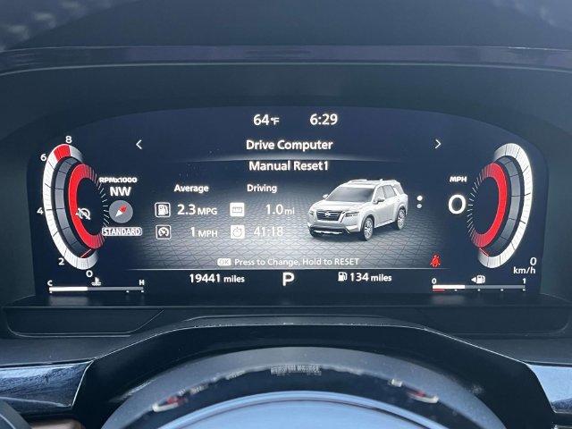 Used 2024 Nissan Pathfinder Platinum FWD image 37