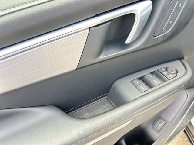 Used 2025 Buick Enclave Preferred w/ LPO, Floor Liner Package AWD/4WD image 24