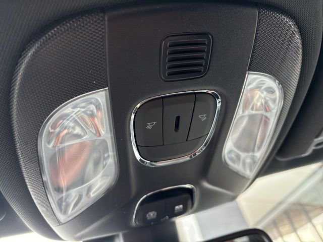 Used 2025 Jeep Compass Limited w/ Sun & Sound Group image 12