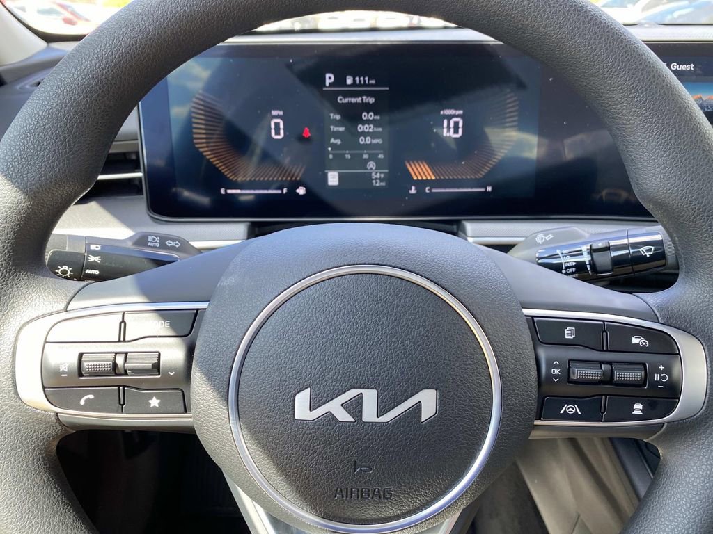 New 2026 Kia K5 LXS FWD image 9