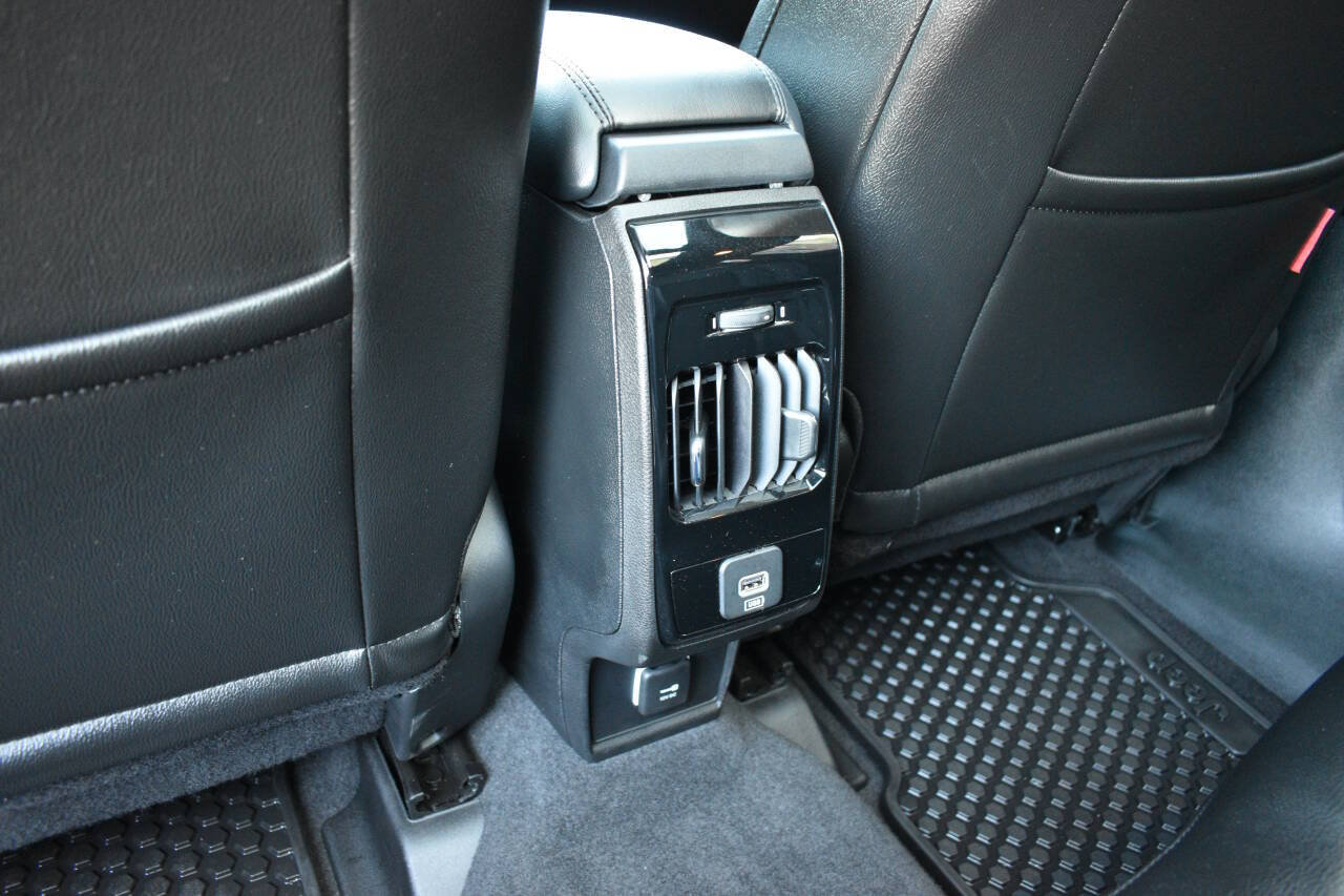 Used 2025 Jeep Compass Trailhawk w/ Sun & Sound Group AWD/4WD image 13