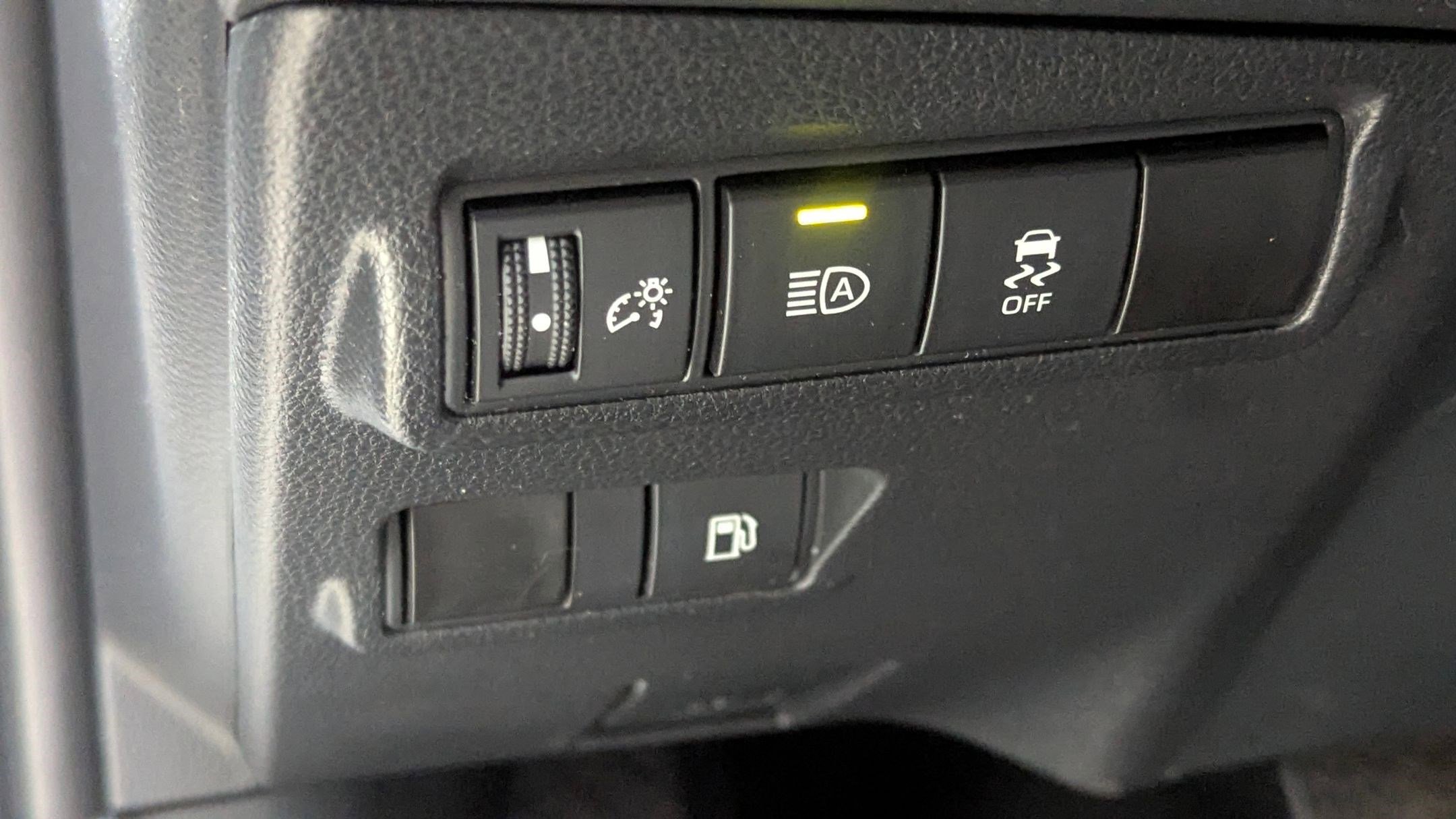 Used 2025 Toyota Corolla Cross AWD Hybrid image 18