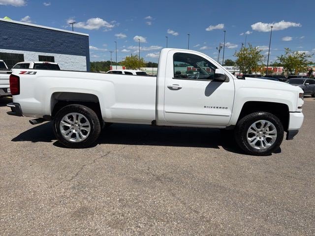 Used 2018 Chevrolet Silverado 1500 LT w/ LT Convenience Package AWD/4WD image 6