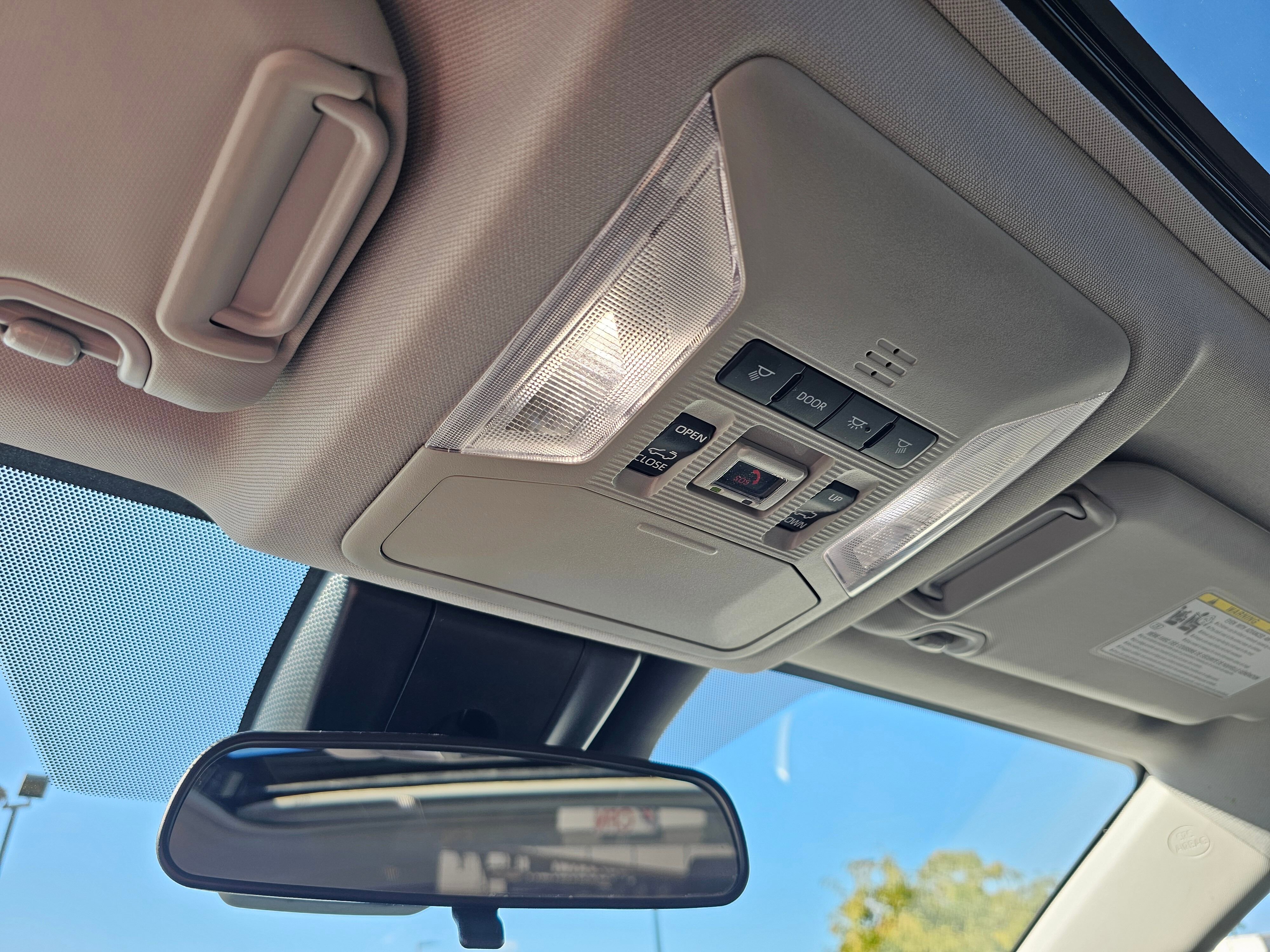 Used 2023 Toyota RAV4 XLE Premium image 27