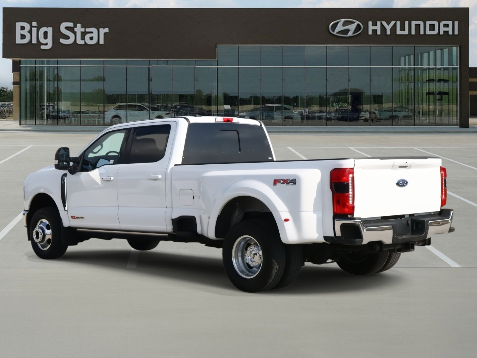 Used 2024 Ford F350 Lariat w/ Lariat Ultimate Package image 3