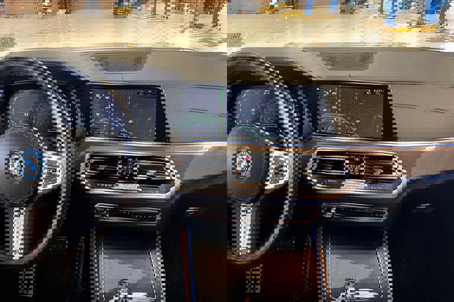 Used 2022 BMW X5 xDrive45e w/ M Sport Package image 6