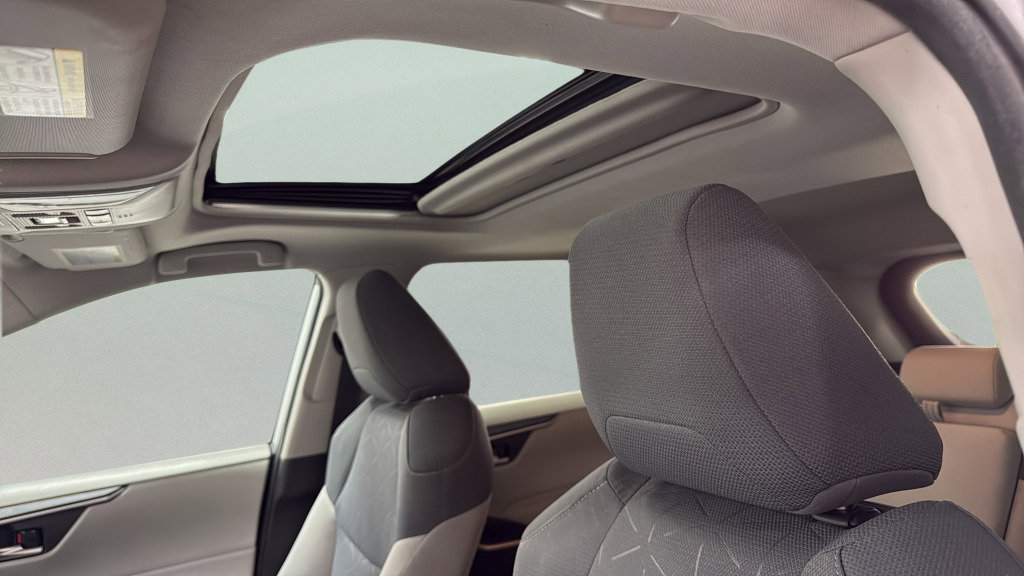 Used 2019 Toyota RAV4 XLE FWD image 19