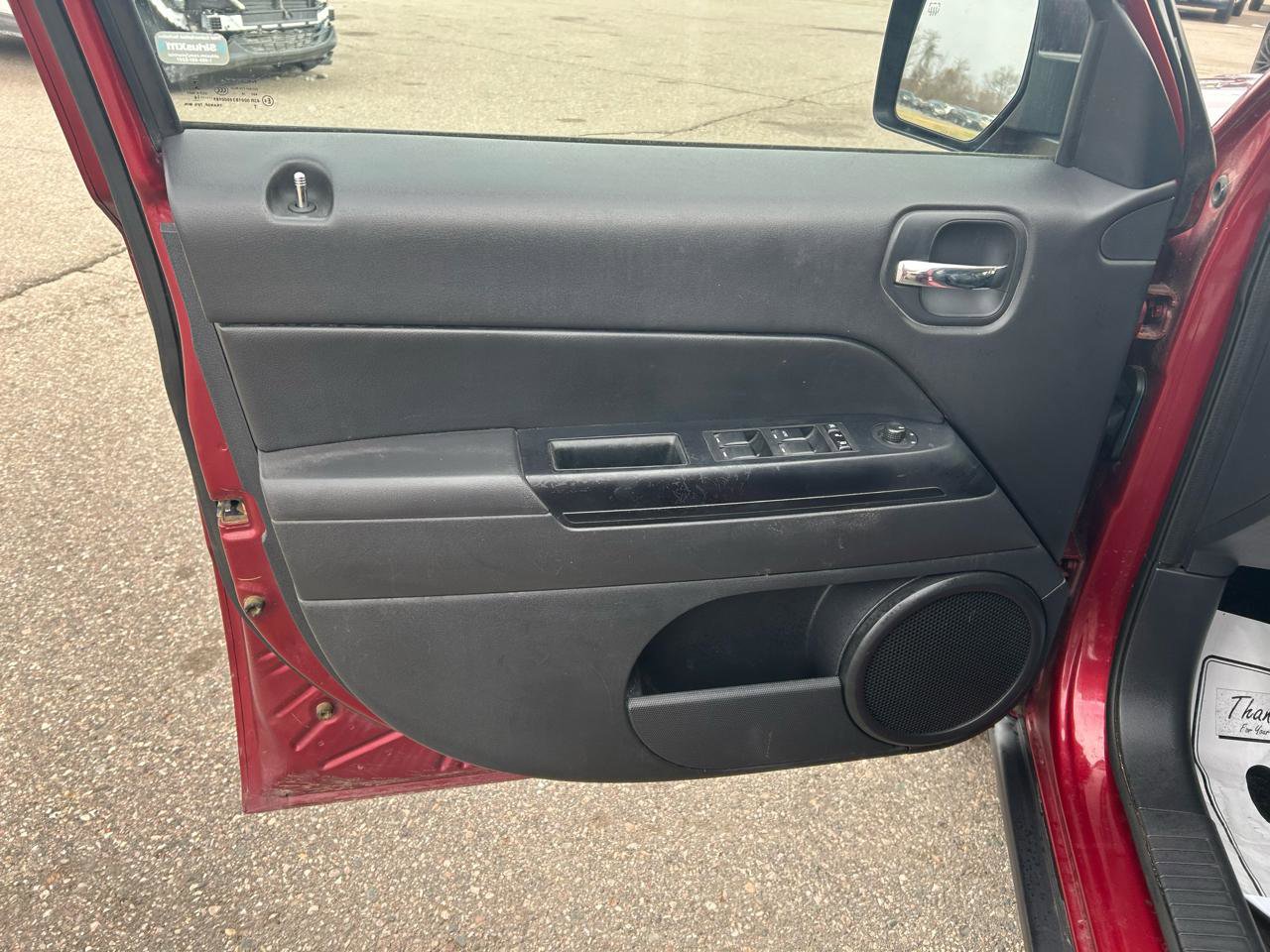 Used 2016 Jeep Patriot High Altitude image 14