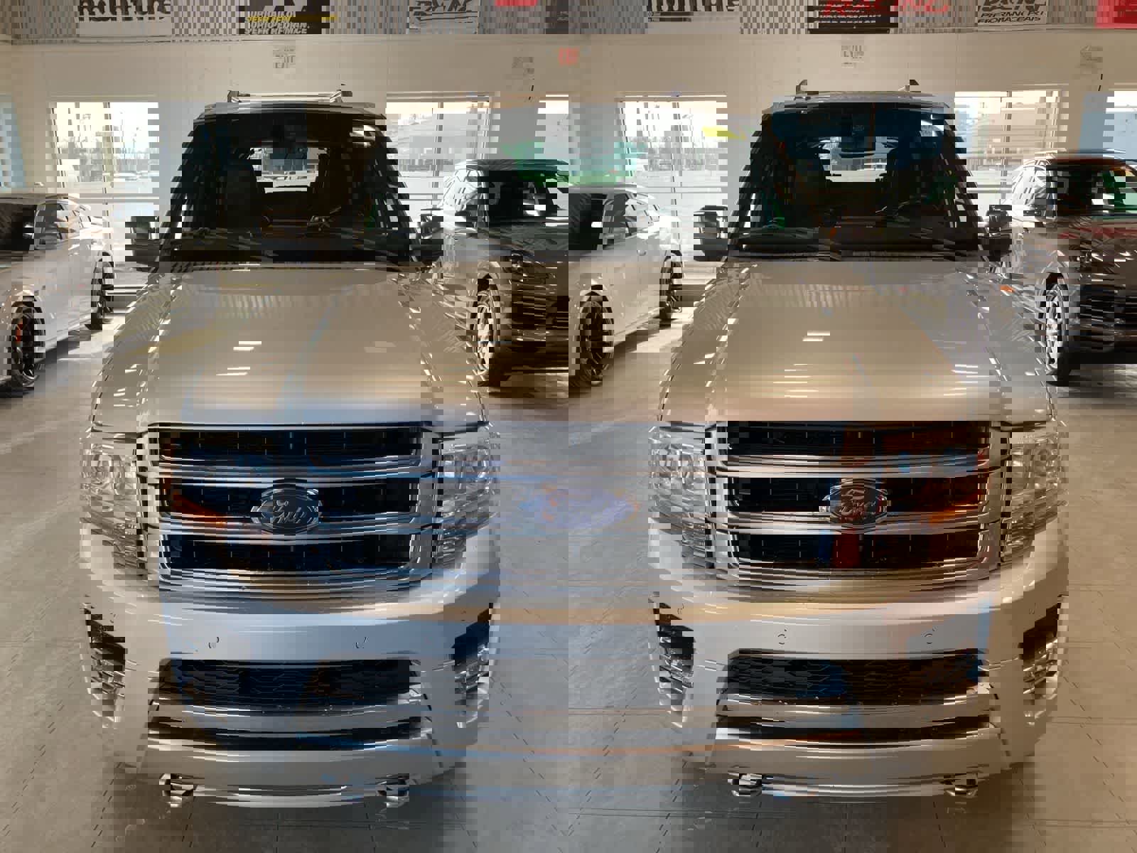 Used 2017 Ford Expedition EL Platinum video 2