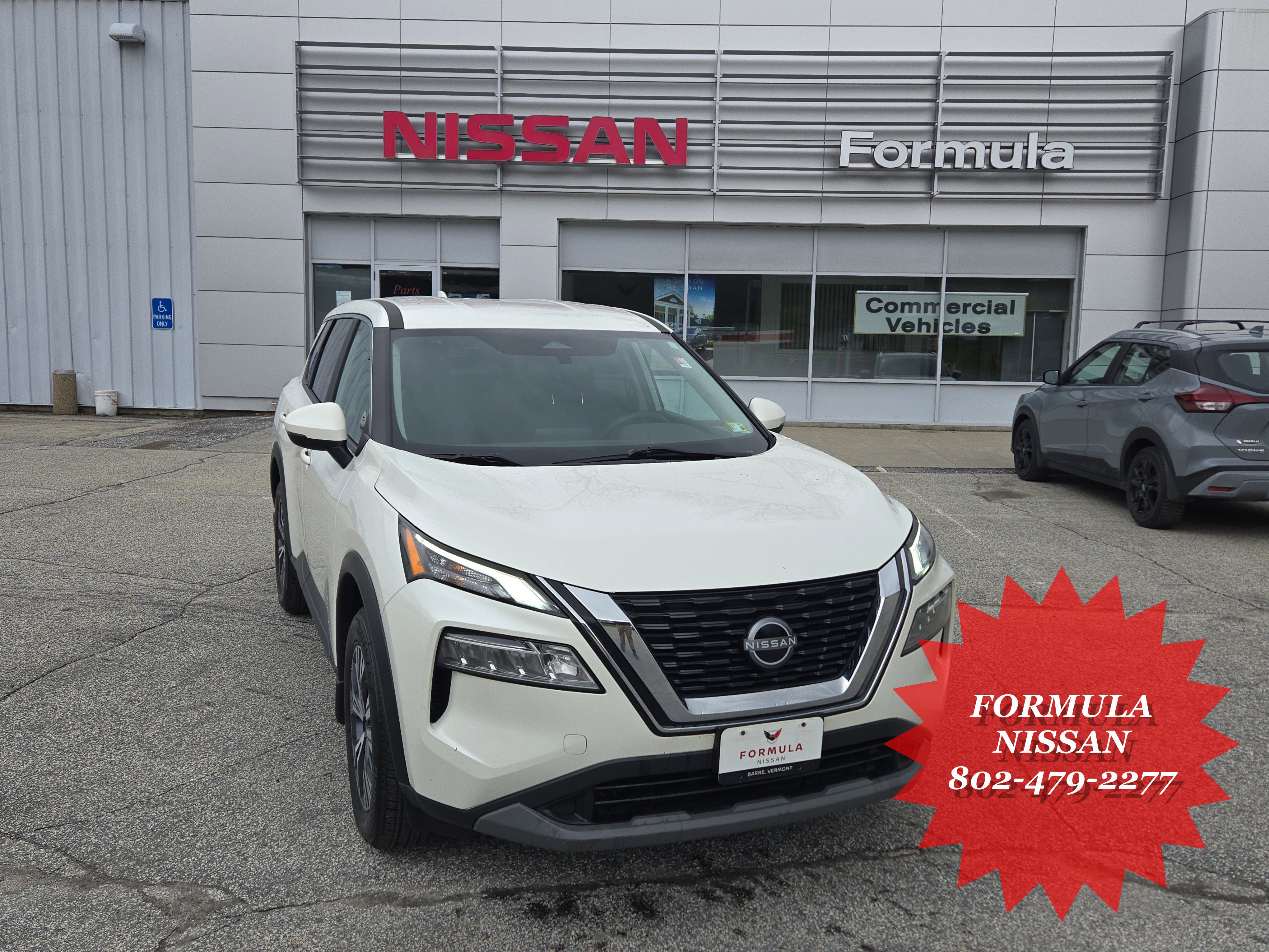Used 2023 Nissan Rogue SV image 1